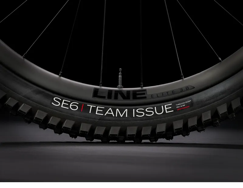 Trek Slash 9.8 GX AXS Enduro Mountain Bike in Matte Juniper-5